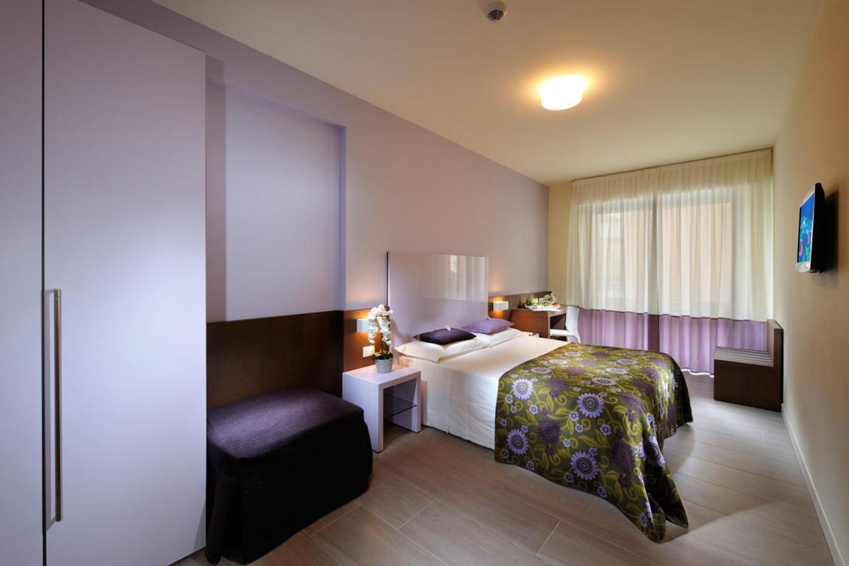 Hotel Luciana 3*